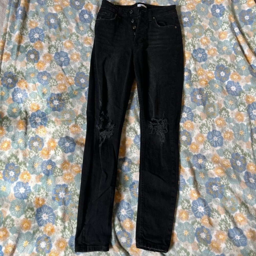Forever 21 Premium Black high-waisted skinny jeans with ripped details women's
